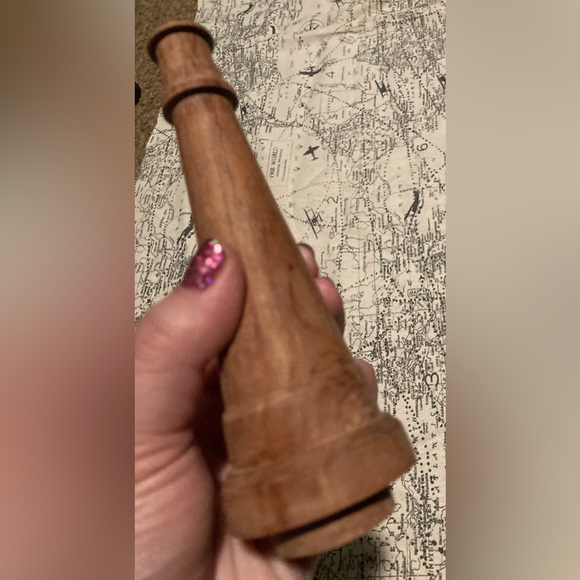 Handmade Cedar lighthouse - Picture 5 of 6